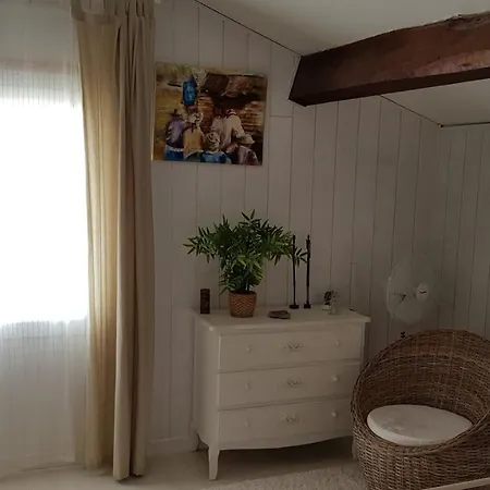 Chez Olivia Et Rene بيت ضيافة